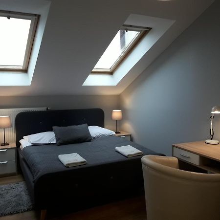 オシフィエンチムApartament Old Townアパートメント エクステリア 写真