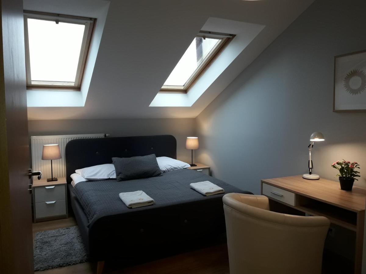 オシフィエンチムApartament Old Townアパートメント エクステリア 写真